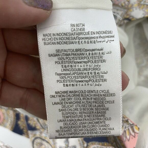 BCBGeneration Pink Shorts Damask Print Button Fly - Picture 5 of 5